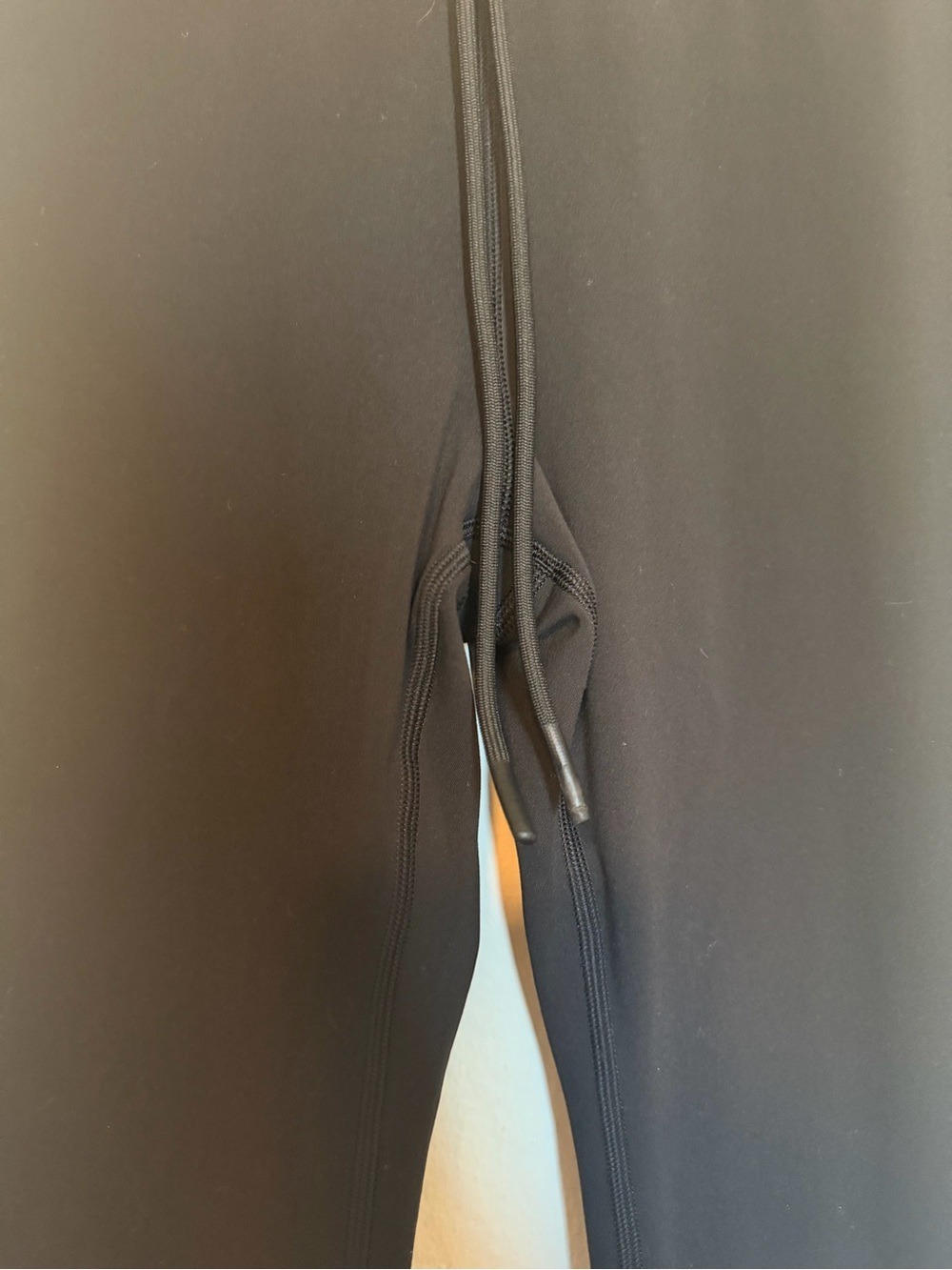 Vuori Daily Split Flare Pants in classic Black size small - Picture 9 of 9